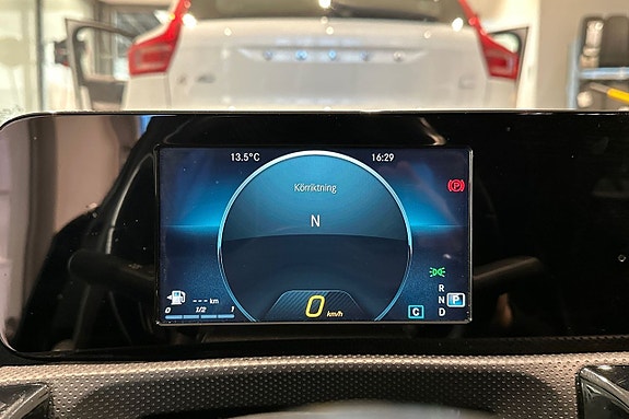 Mercedes-Benz A180 d 18 of 24