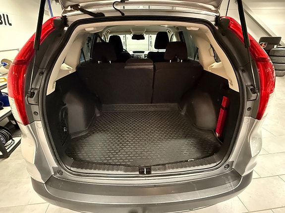 Honda CR-V 9 of 16