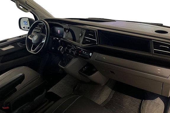 Volkswagen California 17 of 22