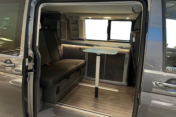 Volkswagen California 10 of 22