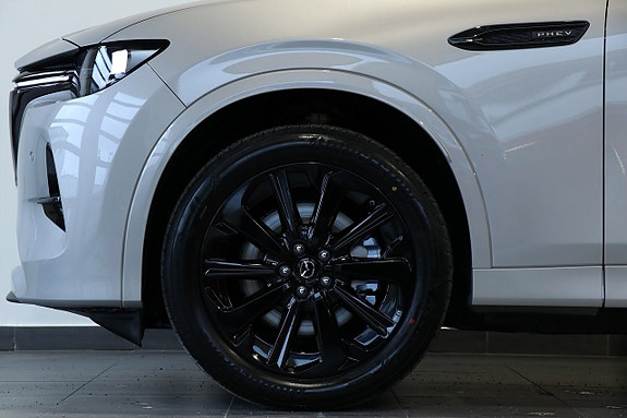 Mazda CX-60 2 of 19