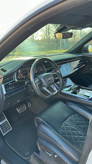 Audi Q8 3 of 4