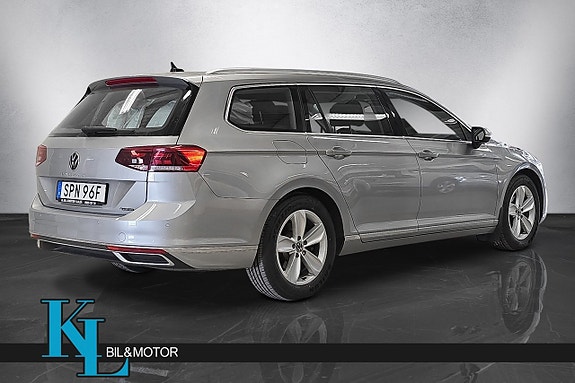 Volkswagen Passat 3 of 5