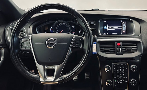 Volvo V40 12 of 12