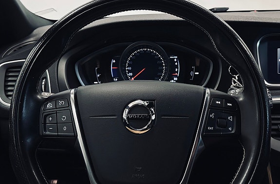 Volvo V40 9 of 12
