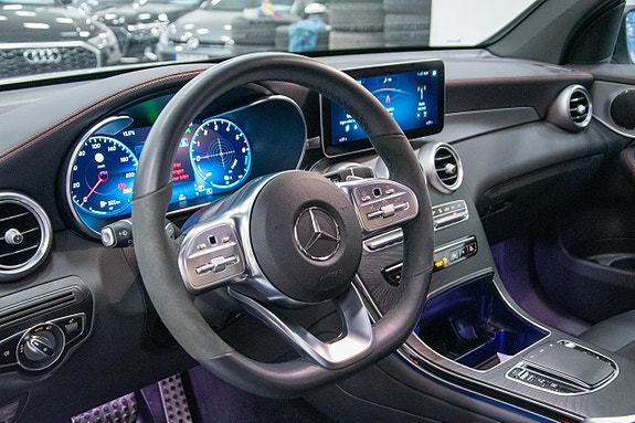 Mercedes-Benz GLC300 de 8 of 26