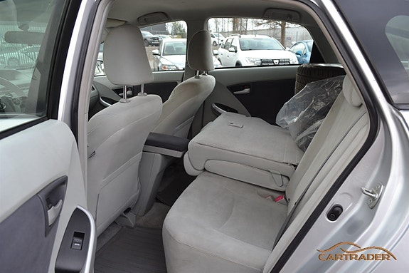 Toyota Prius 12 of 14
