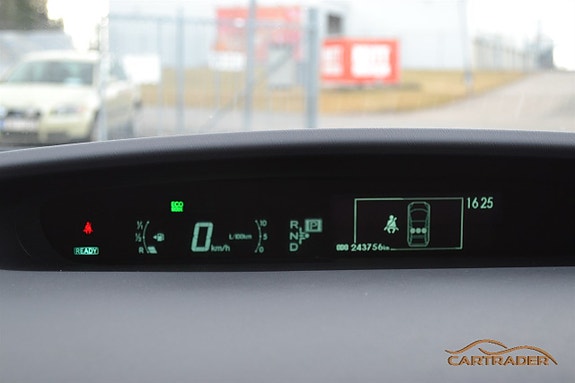 Toyota Prius 13 of 14