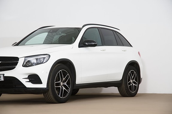 Mercedes-Benz GLC220 d 2 of 5