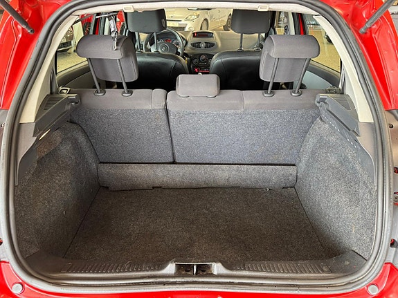 Renault Clio 8 of 14