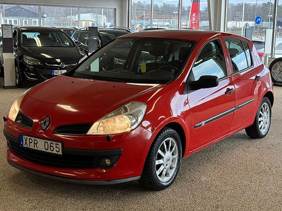 Renault Clio 2 of 14