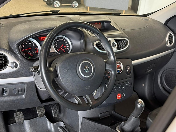 Renault Clio 6 of 15