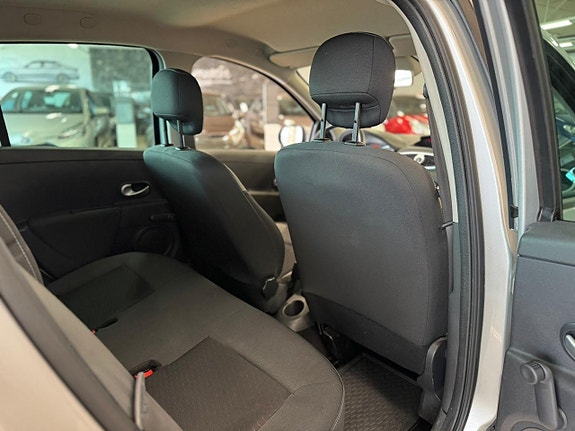 Renault Clio 9 of 15