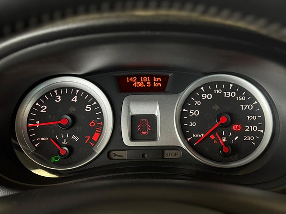 Renault Clio 12 of 15