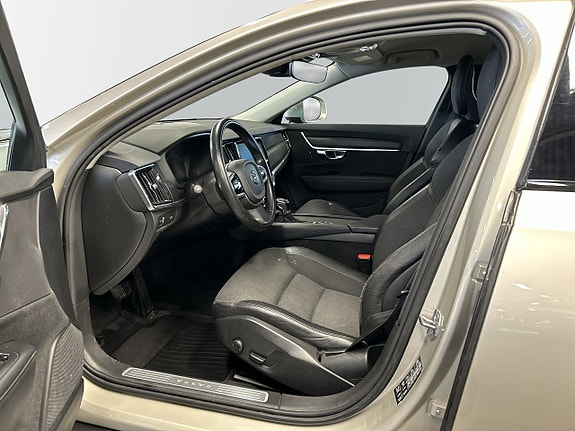 Volvo V90 Cross Country 7 of 19