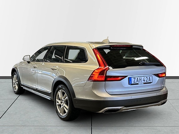 Volvo V90 Cross Country 5 of 5