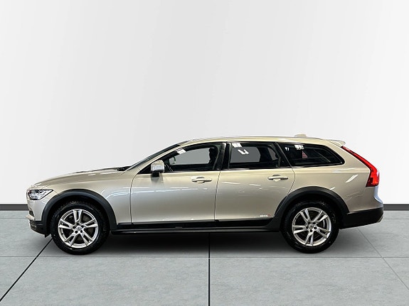 Volvo V90 Cross Country 4 of 5