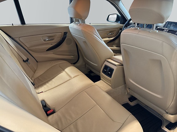 BMW 320 8 of 14