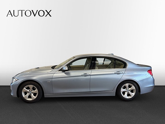 BMW 320 2 of 14