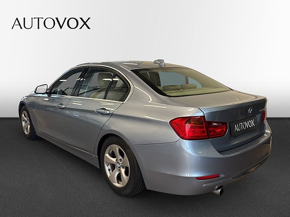BMW 320 3 of 14