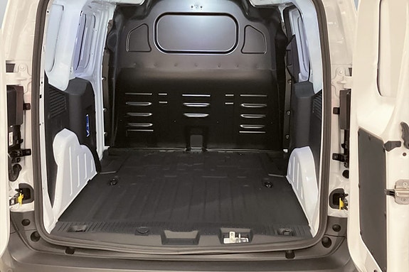 Ford Transit Courier 7 of 7