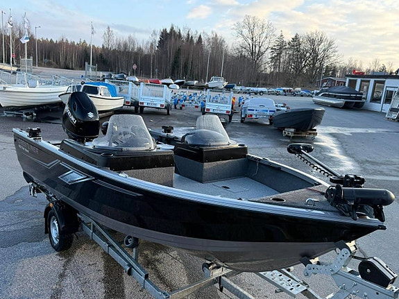 Crestliner 1650 Fish Hawk & Suzuki 115 hk 4-takt -2021 2 of 5