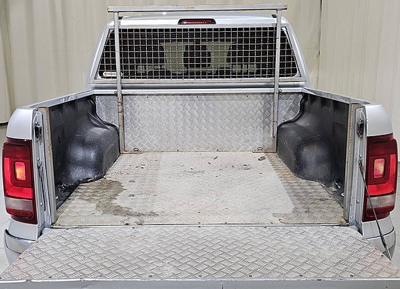 Volkswagen Amarok 9 of 17