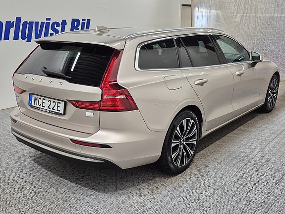 Volvo V60 2 of 8