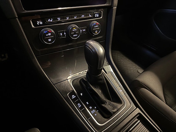 Volkswagen Golf Alltrack 14 of 14