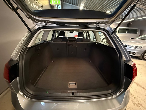 Volkswagen Golf Alltrack 10 of 14