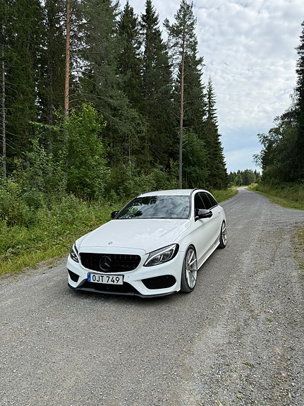Mercedes-Benz 220 D 2 of 5