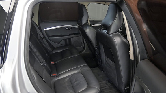 Volvo V70 11 of 17