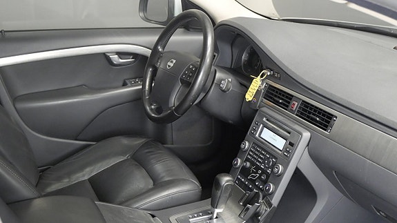 Volvo V70 10 of 17