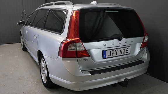 Volvo V70 6 of 17