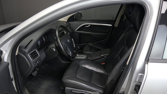 Volvo V70 12 of 17