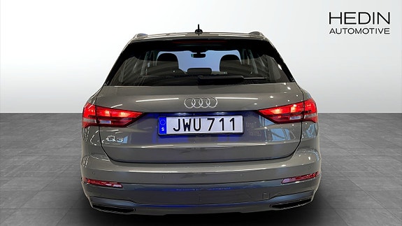 Audi Q3 7 of 11