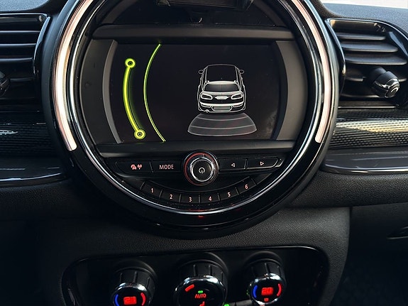 MINI Cooper 14 of 21