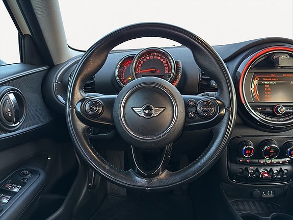 MINI Cooper 10 of 21
