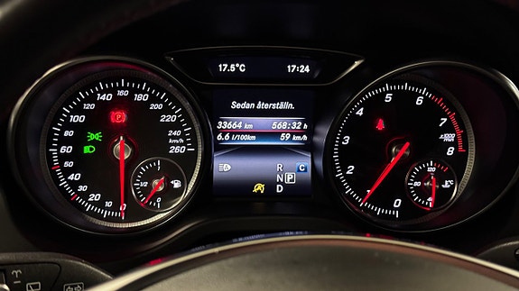Mercedes-Benz CLA200 15 of 22