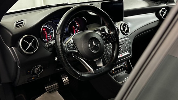 Mercedes-Benz CLA200 12 of 22