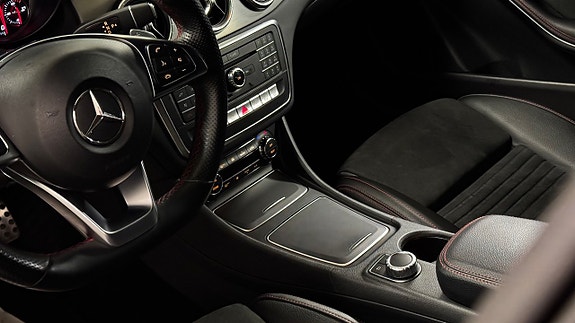 Mercedes-Benz CLA200 18 of 22