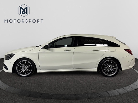 Mercedes-Benz CLA200 3 of 5