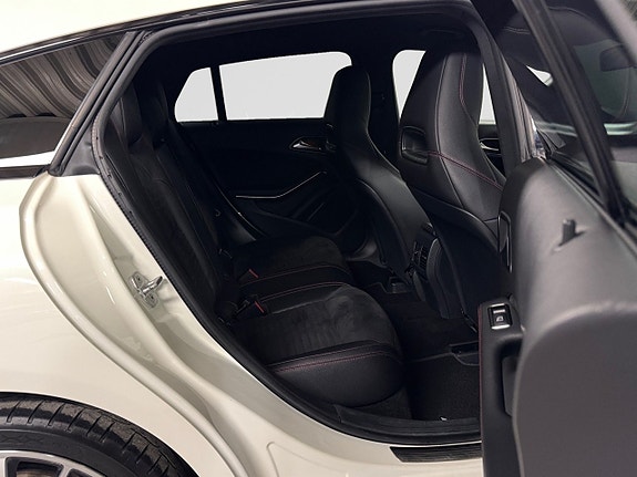 Mercedes-Benz CLA200 21 of 22