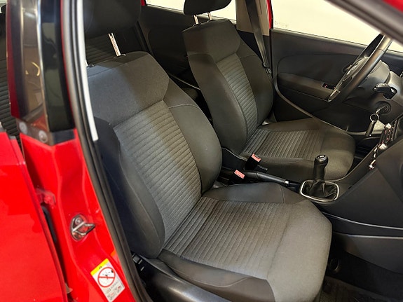 Volkswagen Polo 13 of 16