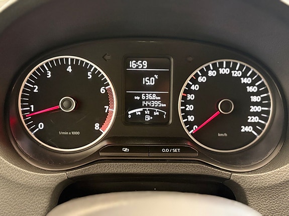 Volkswagen Polo 11 of 16
