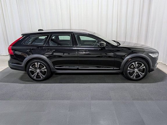 Volvo V90 Cross Country 5 of 5