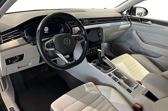 Volkswagen Passat 10 of 25