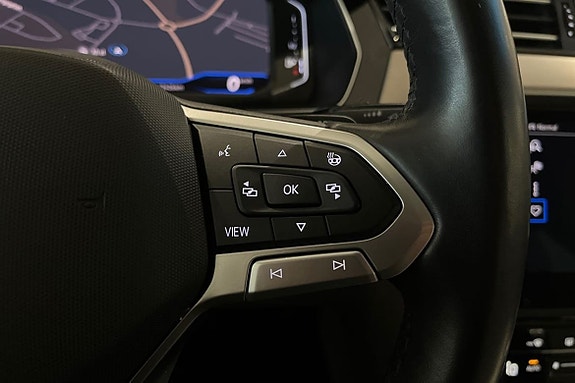 Volkswagen Passat 16 of 25