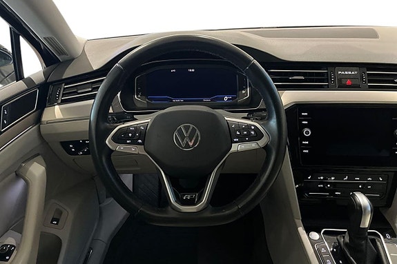 Volkswagen Passat 14 of 25