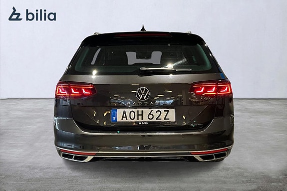 Volkswagen Passat 8 of 25